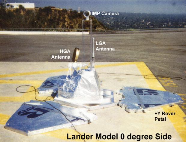 Antenler ve güneş panelleri. Antenlerin genel görünümü. (Image Credit: NASA/JPL)